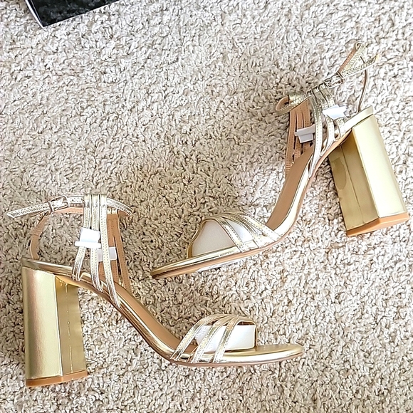 NY&C gold Queen Block Retro heels - Picture 3 of 8